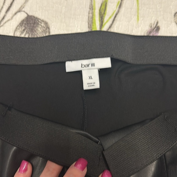 Bar III faux-leather front leggings with vented ankles - Picture 2 of 9
